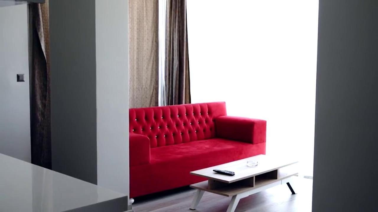 Demir Otel بورنوفا المظهر الخارجي الصورة