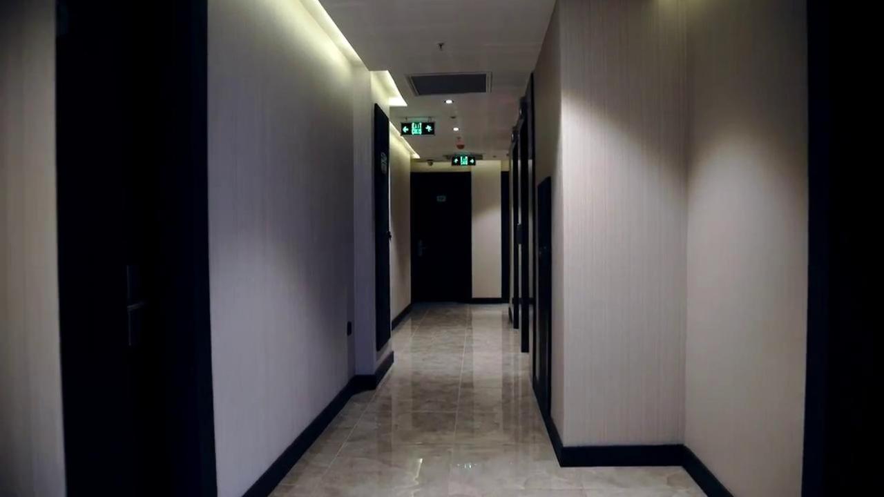 Demir Otel بورنوفا المظهر الخارجي الصورة
